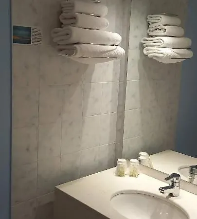 Sables D'o Et Son Restaurant Le 16 Bis Отель 2*