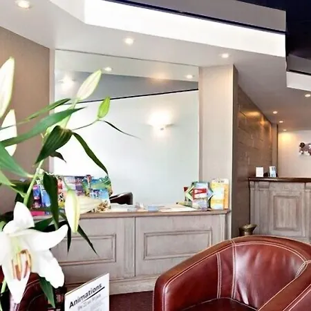 Отель Sables D'o Et Son Restaurant Le 16 Bis 2*