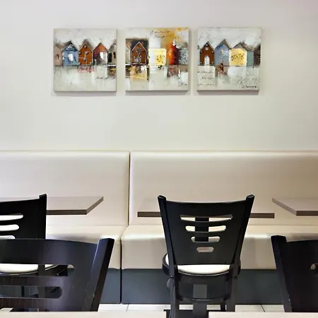 Отель Sables D'o Et Son Restaurant Le 16 Bis 2*