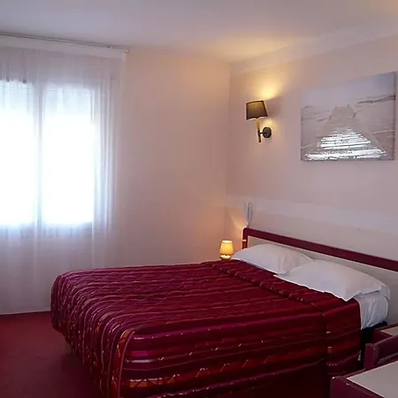 Sables D'o Et Son Restaurant Le 16 Bis Hotel 2*