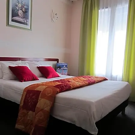 Hotel Sables D'o Et Son Restaurant Le 16 Bis 2*