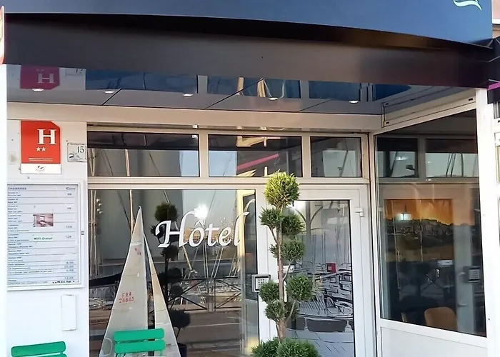 Отель Sables D'o Et Son Restaurant Le 16 Bis 2*